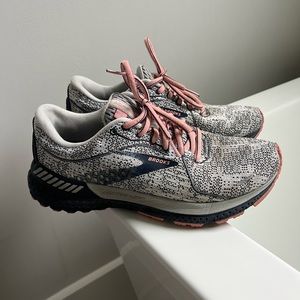 Women’s Brooks Tennis Shoes